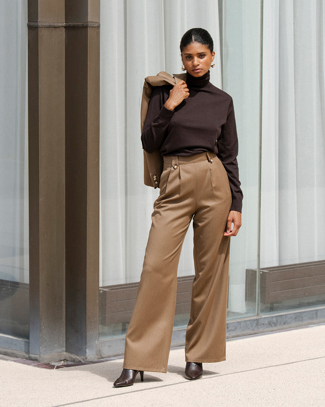 ensemble-tailleur-camel-raye-femme-chic-veste-blazer-pantalon-large