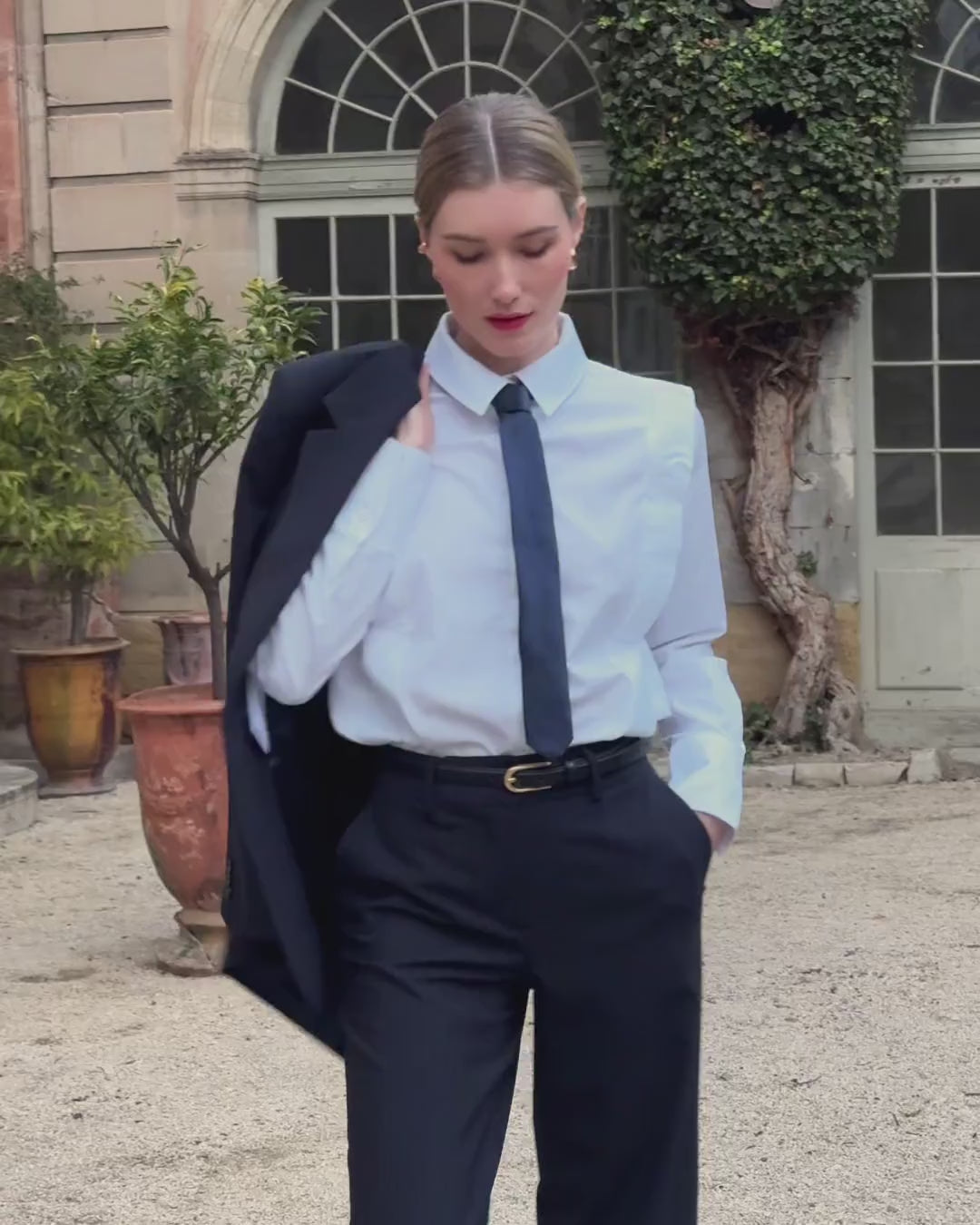 suit-woman-jacket-widewide legwide leg