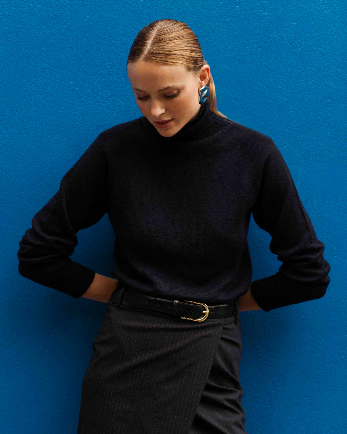 pull-col-roulé-bleu-marine-laine-mohair-marque-de-tailleur-pour-femme-