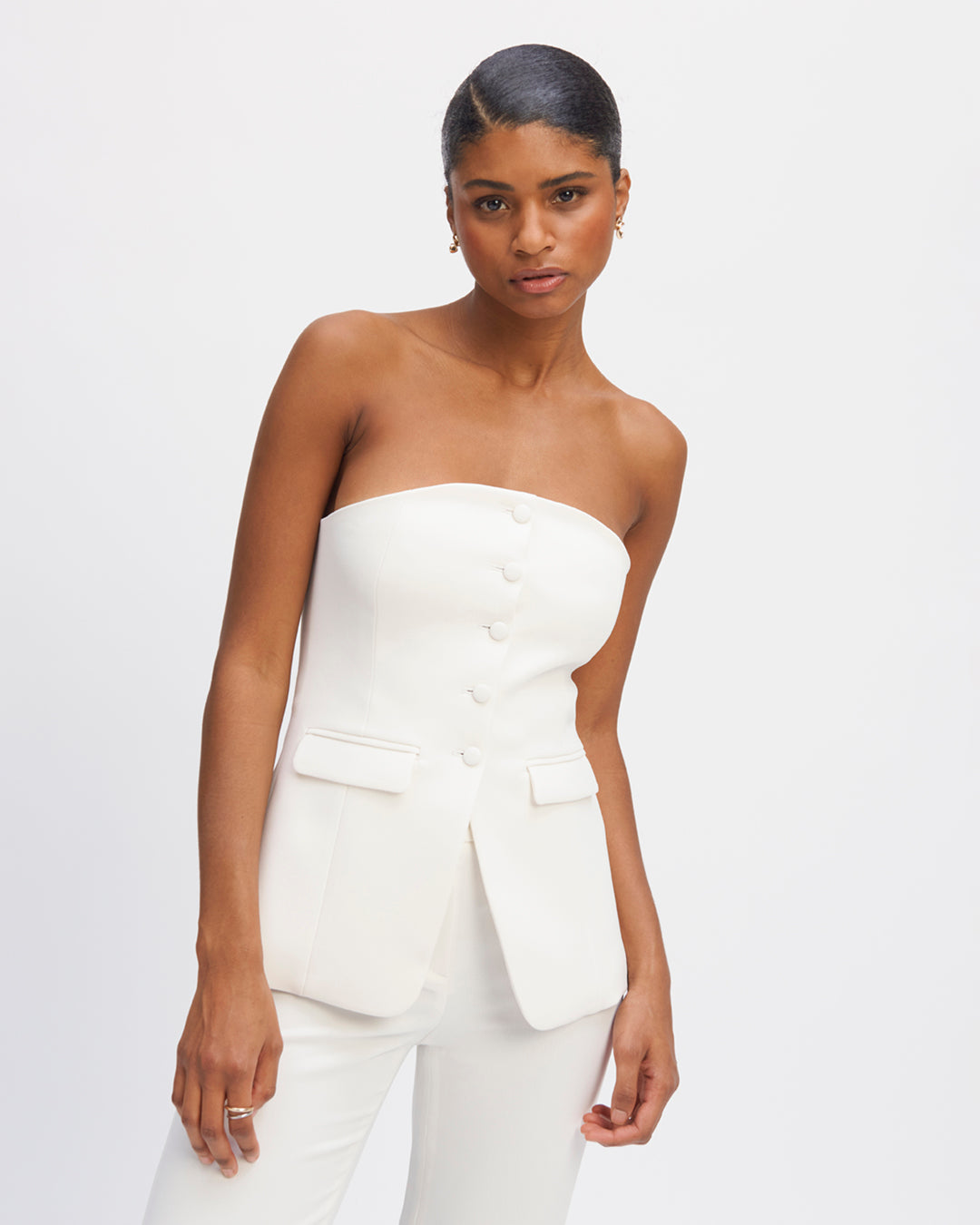 tailleur-femme-veste-tailleur-croisee-pantalon-cigarette-blanc-tenue-mariage-civil-1