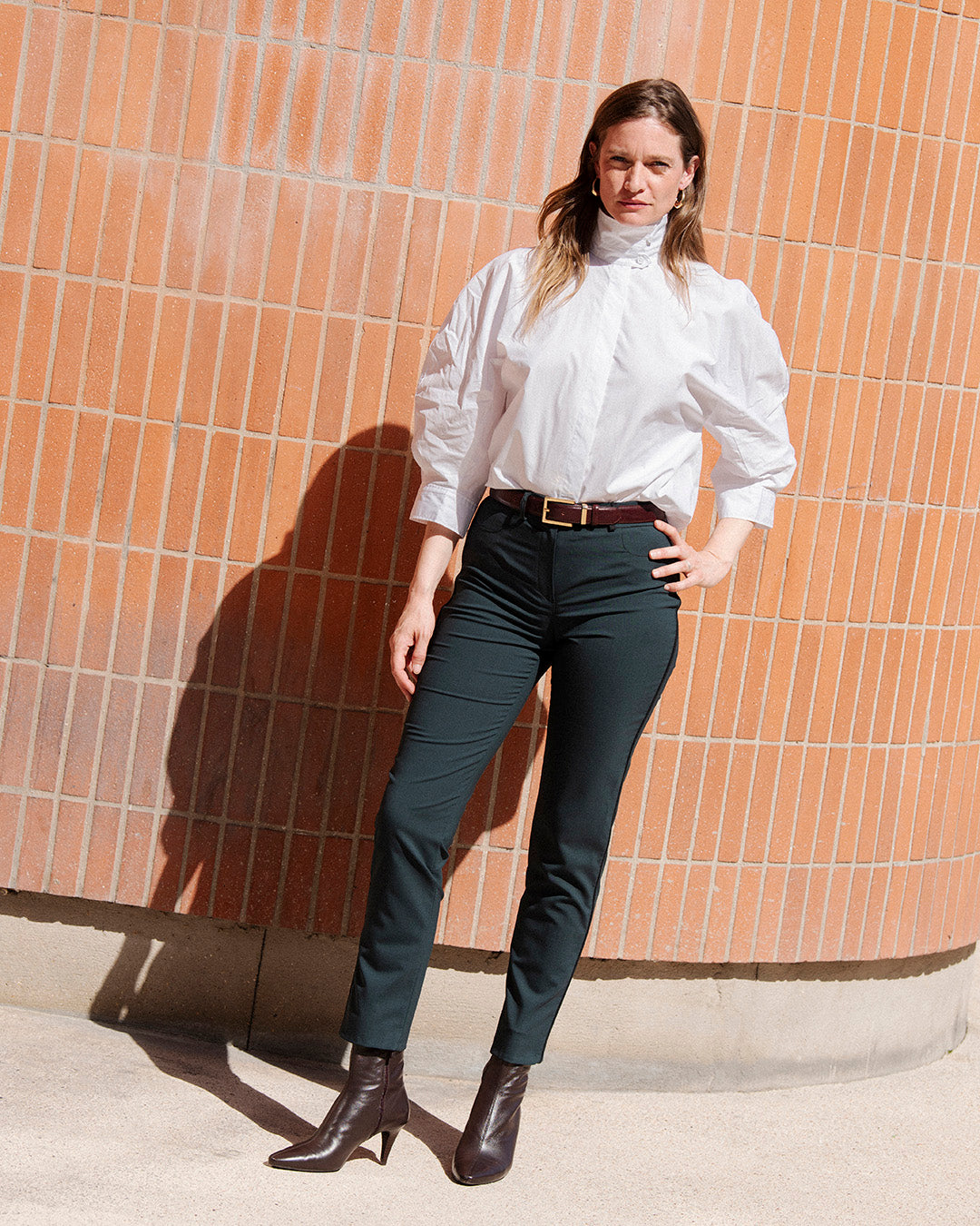 ensemble-tailleur-vert-femme-chic-veste-blazer-pantalon-cigarette