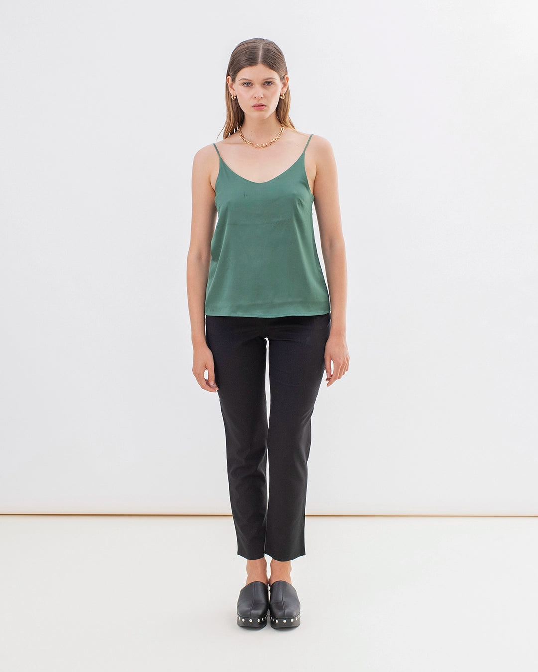 top-caraco-emeraude-vert-bretelle-made-in-bugarie-intemporel-top-trend-chic-