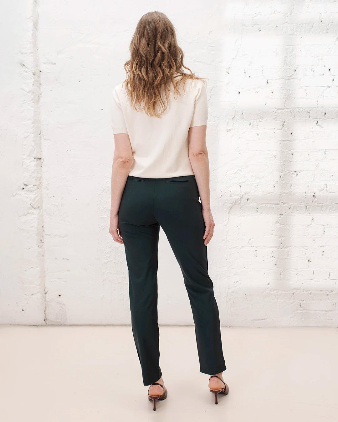 ensemble-tailleur-vert-femme-chic-veste-blazer-pantalon-cigarette