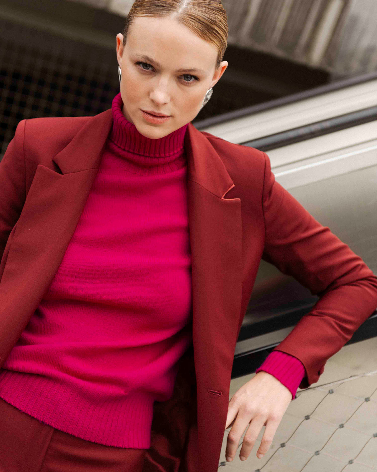 veste-tailleur-grenat-rouge-ensemble-de-tailleur-costume-tailleur-pour-femme-pantalon-cigarette-made-in-europe-17H10-11